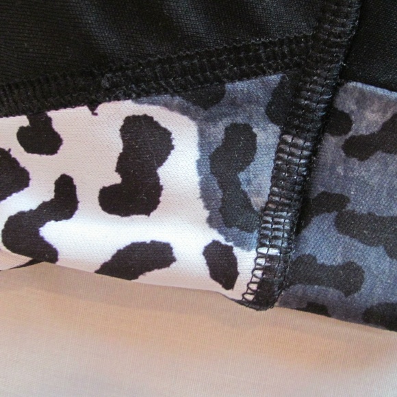 Reebok | Leopard Print Sports Bra - Picture 3 of 7